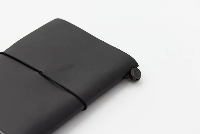 TRAVELER's Notebook - Passport Size - Black - Image 5